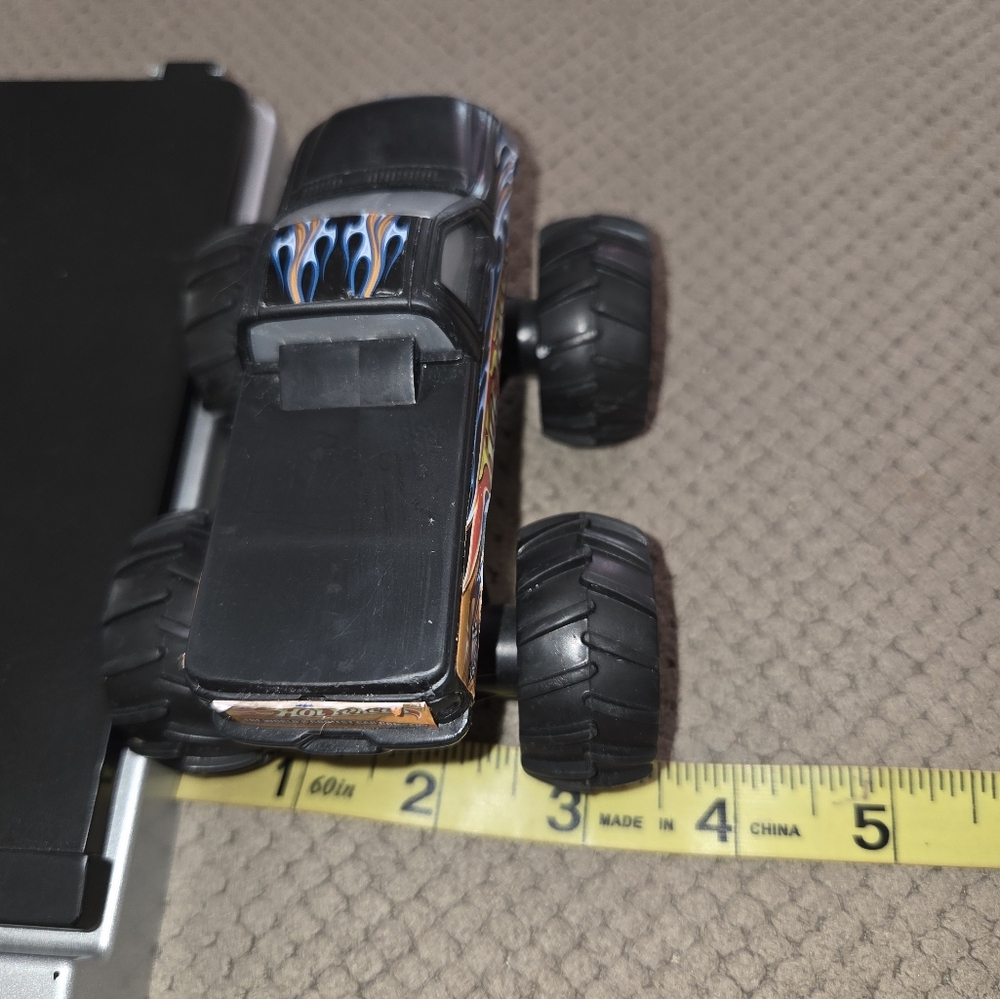 Vintage 2001 Mattel Hot Wheels Monster Jam Truck Friction Rev N Go HW Branded - Picture 12 of 12